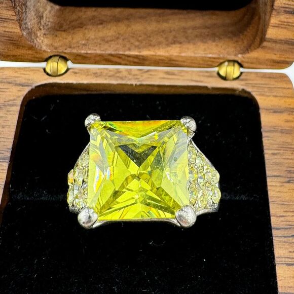 Vintage Leach & Garner Yellow Rhinestone Statement Ring Retro Glam Regency - Picture 3 of 10